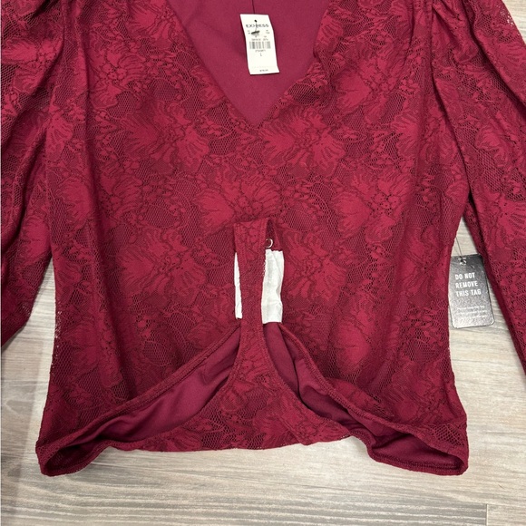 Elegant Burgundy Lace Top - Picture 6 of 7